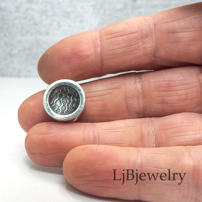 silver hollow form ring size 7.5