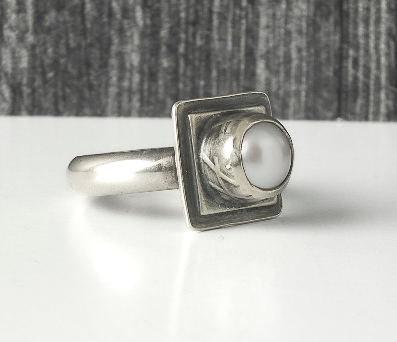 sterling silver pearl ring