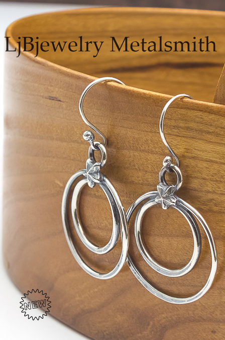 silver star hoop earrings