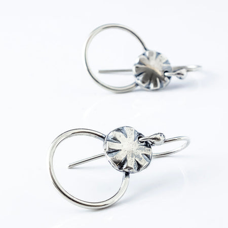 silver fllower dangle earrings